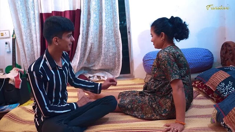 Große Brüste, heiße Desi-Milf, Schwiegermutter, Tante Bhabhi, indische Sari, Kamwali Malkin, Devor Hindi 🤤🍑💦, Video von Desi Hamster